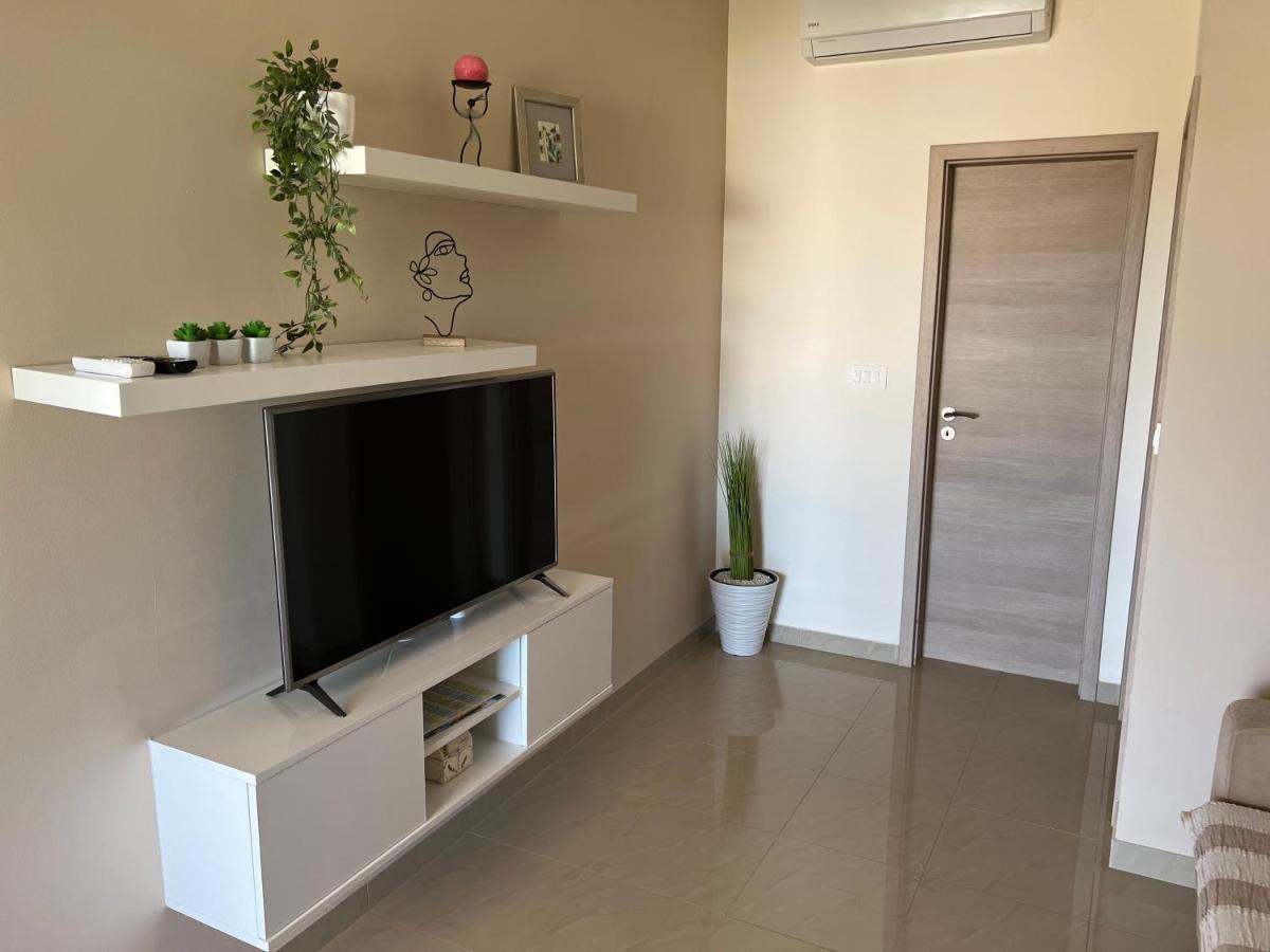 Apartmani Nina I Niko Ugljan Room photo
