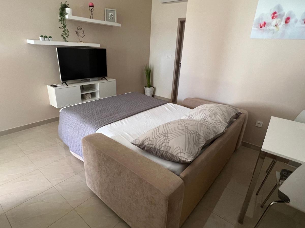 Apartmani Nina I Niko Ugljan Room photo