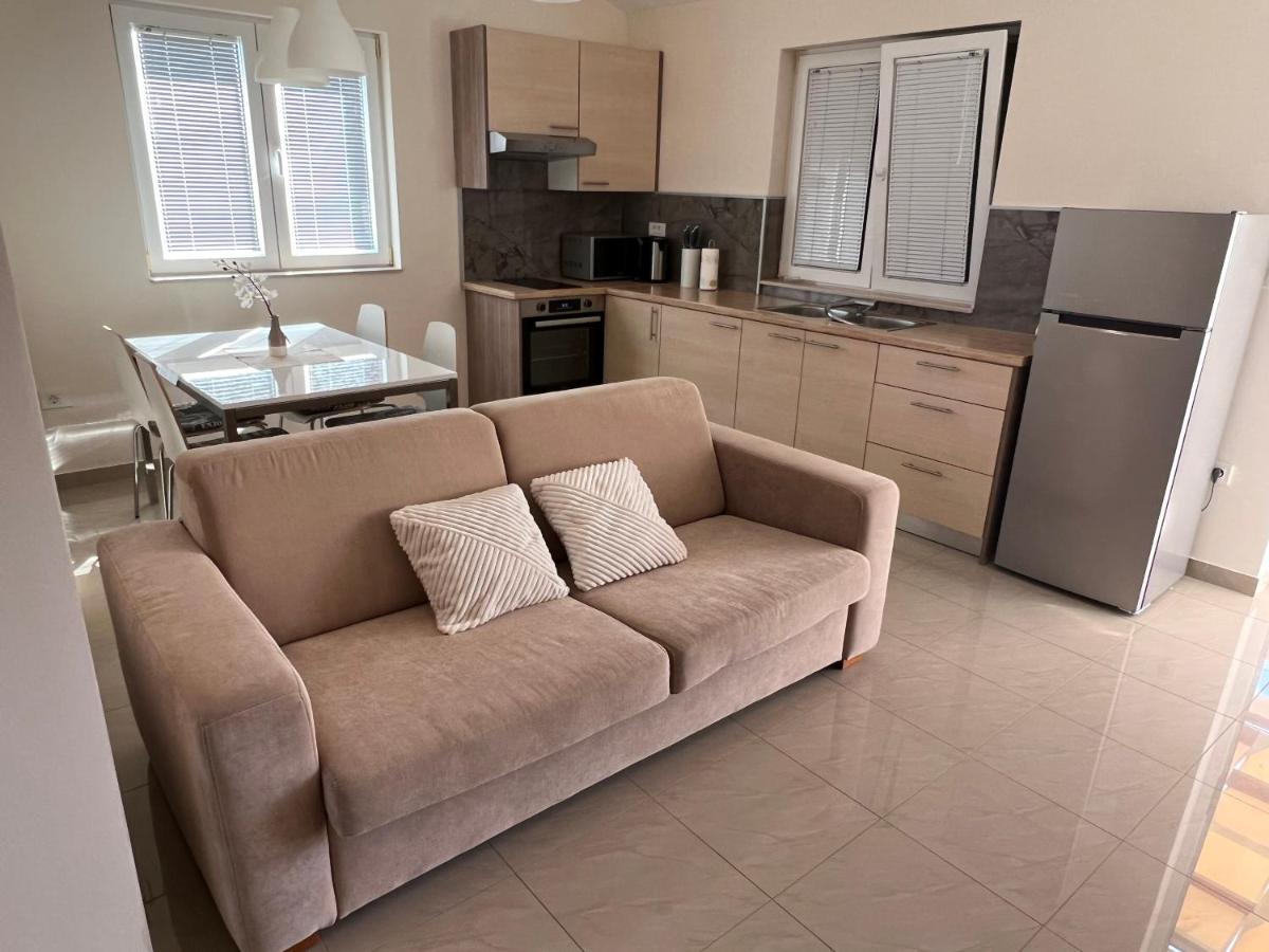 Apartmani Nina I Niko Ugljan Room photo
