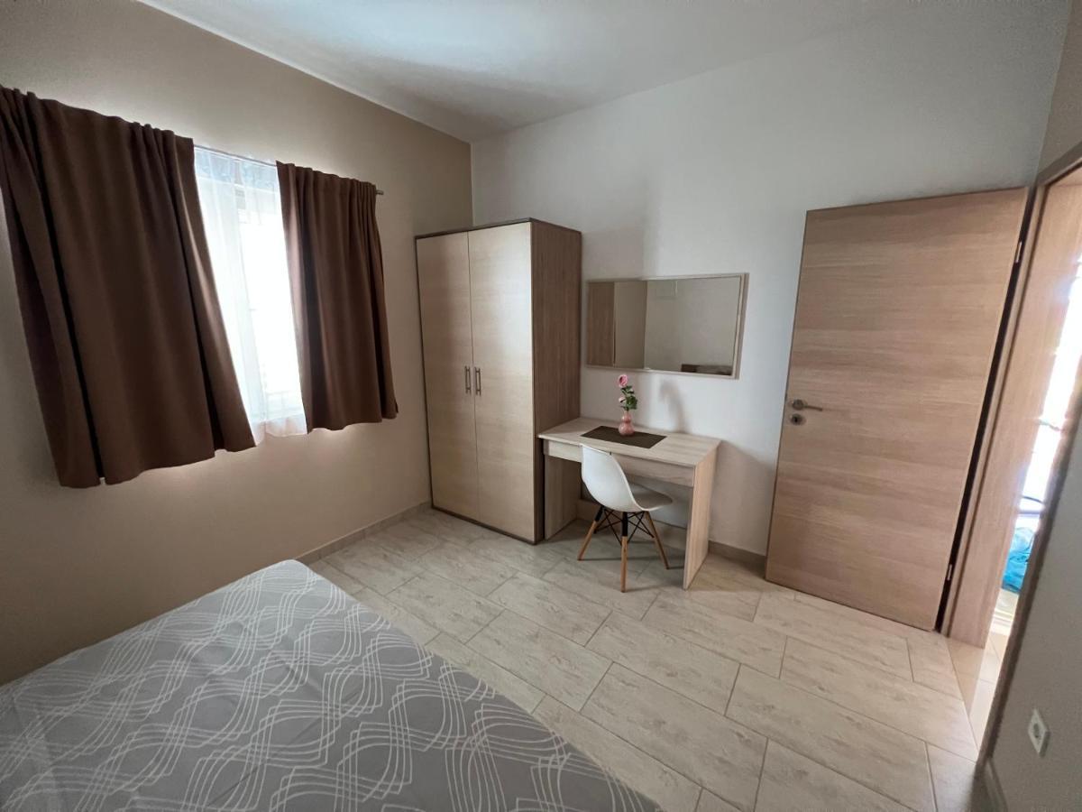 Apartmani Nina I Niko Ugljan Room photo